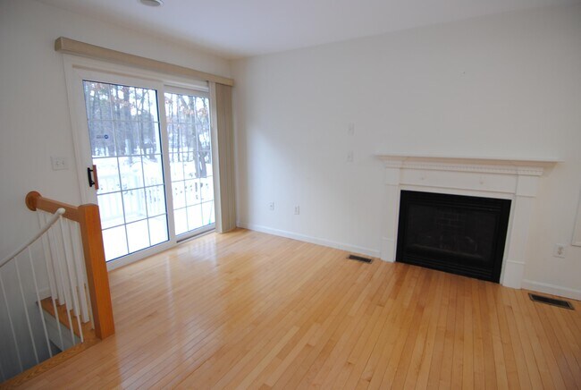 Foto del edificio - 86 Barrington Ave