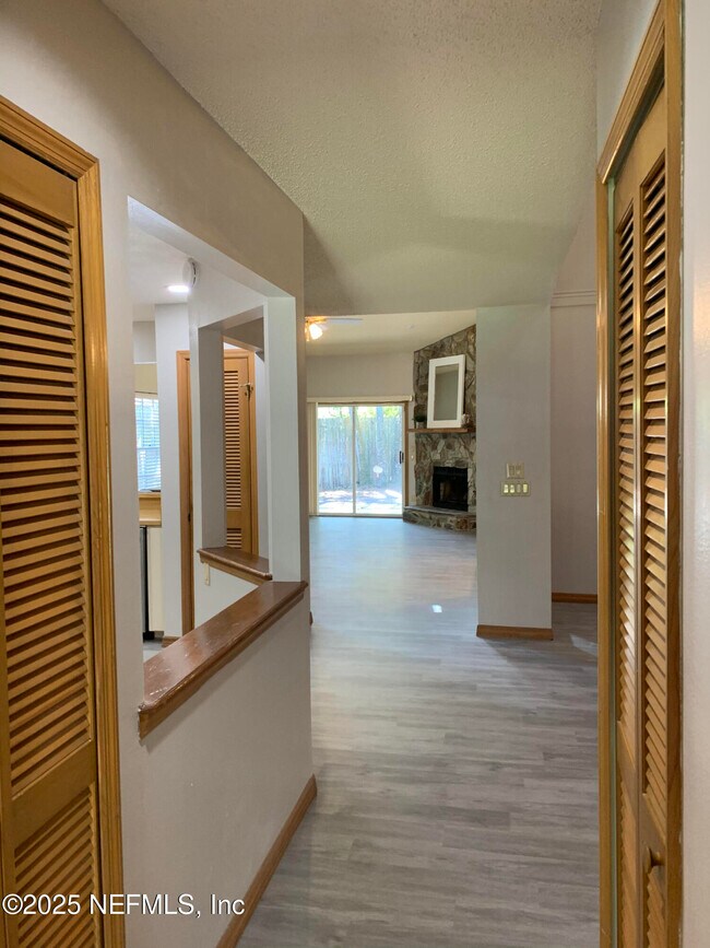 Building Photo - 4596 Wandering Oaks Ct