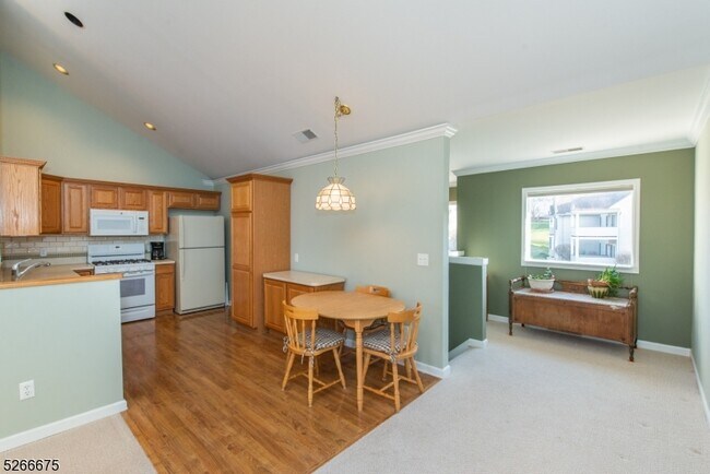 Building Photo - 56 Bourne Cir
