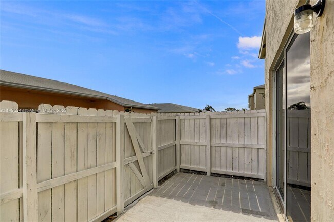 Photo - 21275 NE 8th Pl Townhome