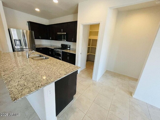 Foto del edificio - 43691 Yucca Ln