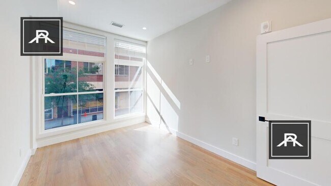 Foto del edificio - 3 bedroom in Boston MA 02116
