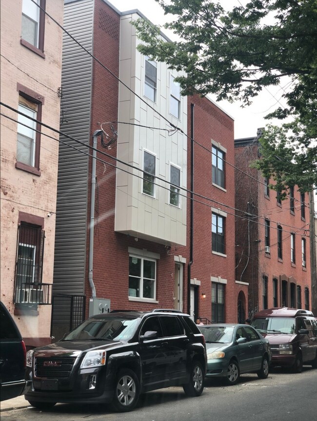 Building Photo - 1229 N Franklin St