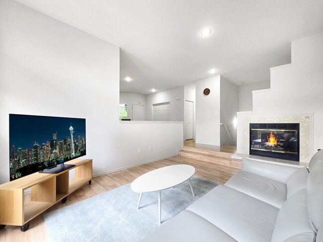 Building Photo - Spacious 3-Bed, 3-Bath Home with Lower Lev...