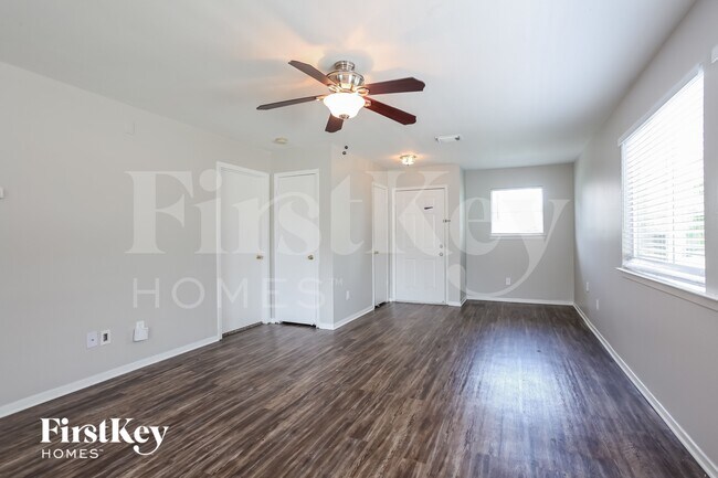 Building Photo - 1523 Nichole Woods Dr