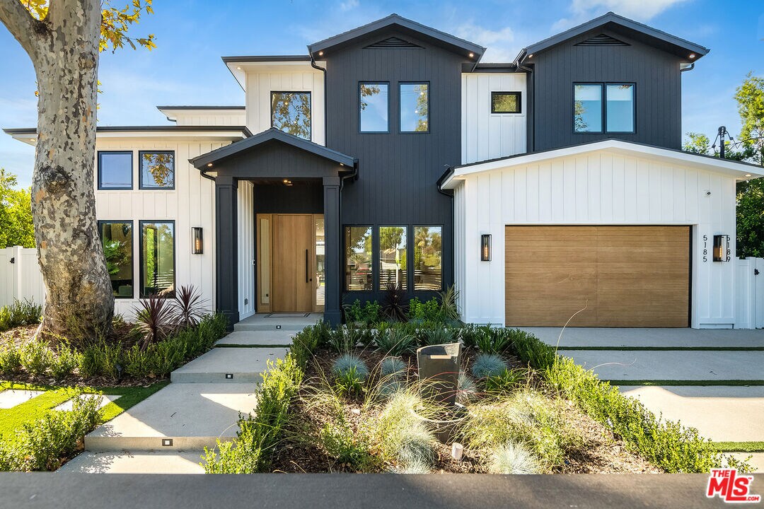 Foto principal - 5185 Woodley Ave