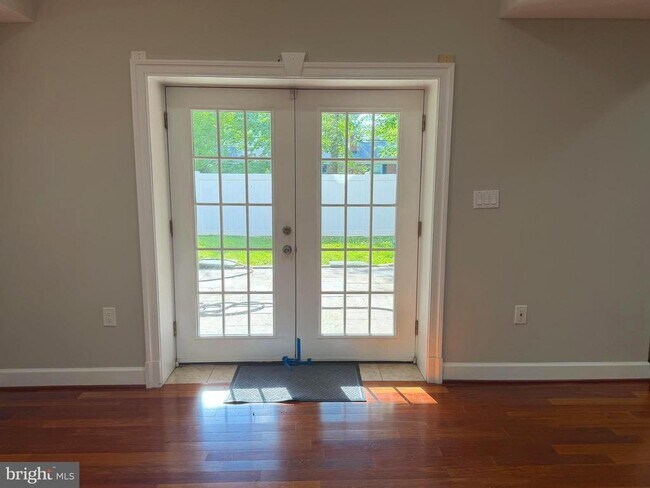 Foto del edificio - 6529 Fairlawn Dr