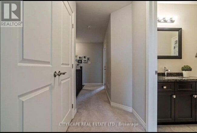 Building Photo - 87 Sonoma Valley Cres