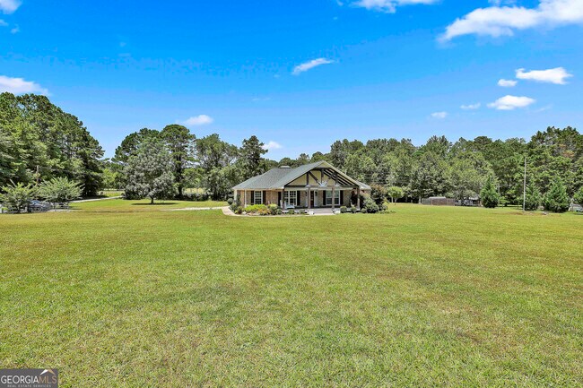 Foto del edificio - 620 Tri County Rd