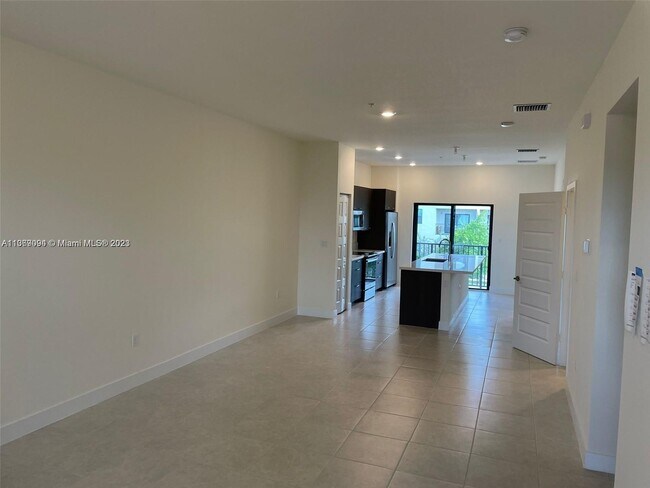 Foto del edificio - 7905 NW 104th Ave