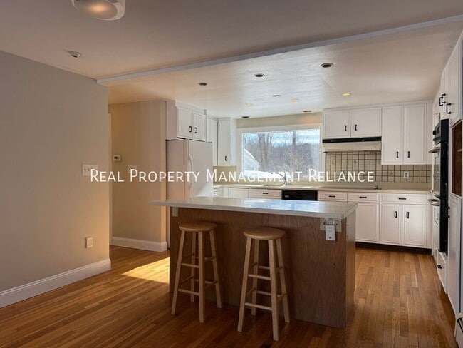 Building Photo - 30 Morningside Ln