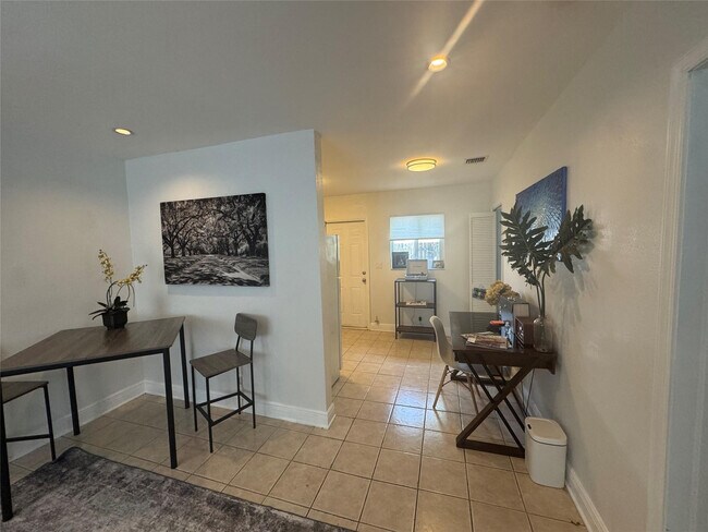 Foto del edificio - 1107 NW 4th Ave