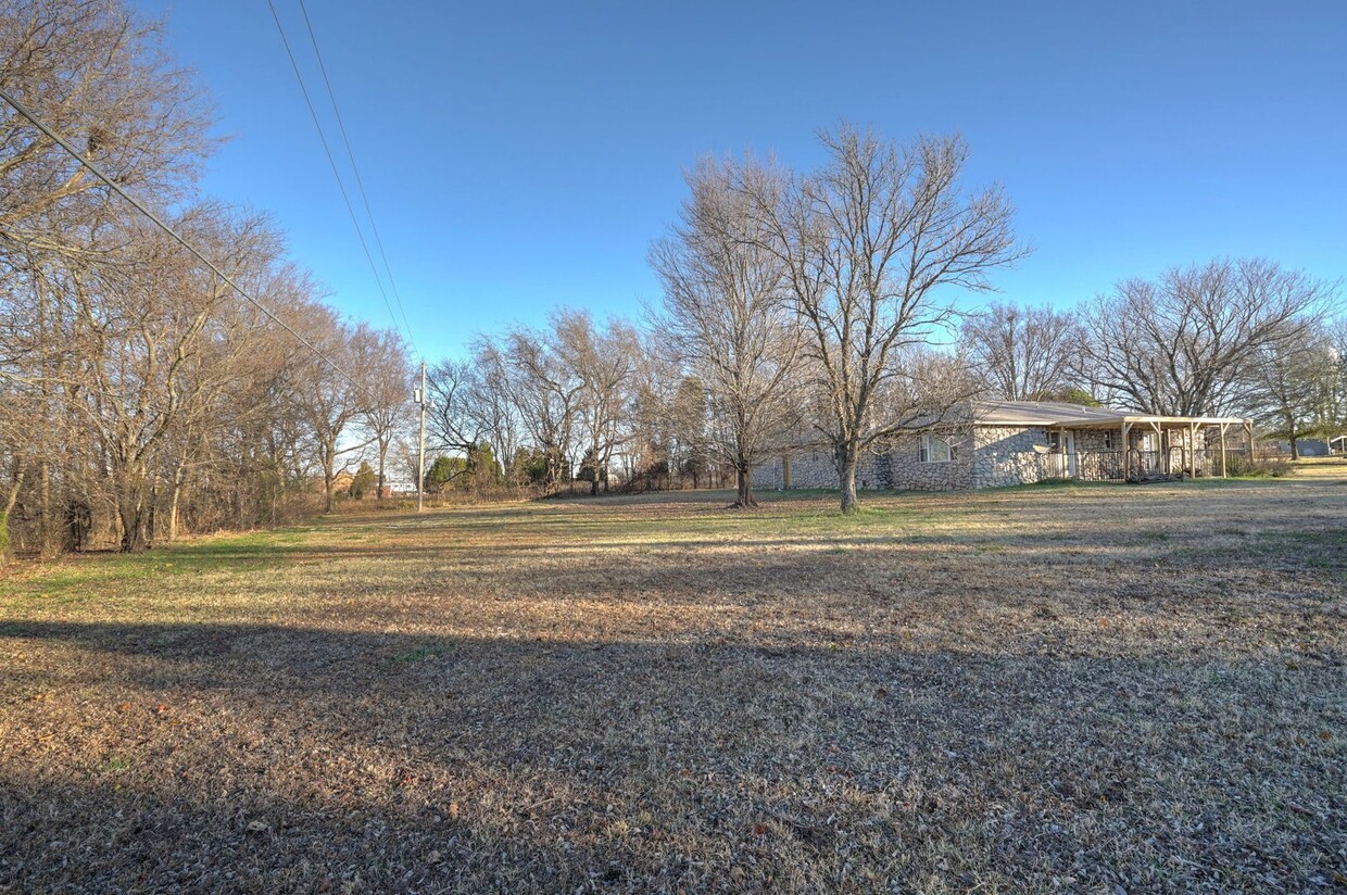 Building Photo - For Lease | Owasso | 3 Bed, 1.5 Bath Home