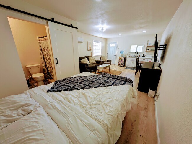 Vista de la cama - 1140 Arcade Blvd