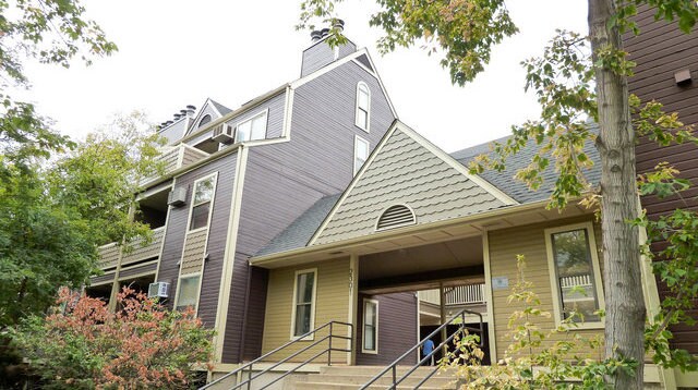 Primary Photo - 2301 Pearl St