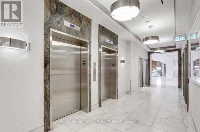 Photo du bâtiment - 7890 Bathurst St