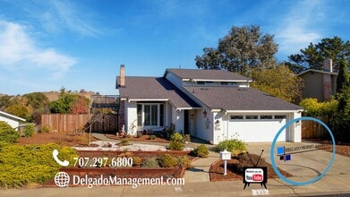 Building Photo - 525 Cambridge Dr