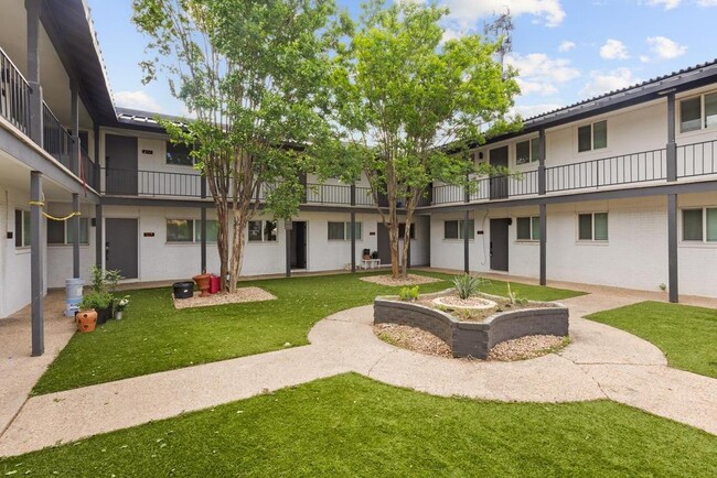 Building Photo - 7929 Gault St