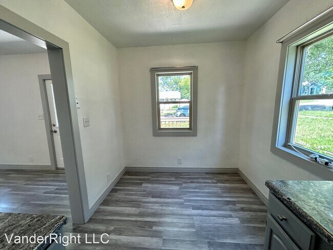 Building Photo - 1 br, 1 bath House - 1733 W 11th St