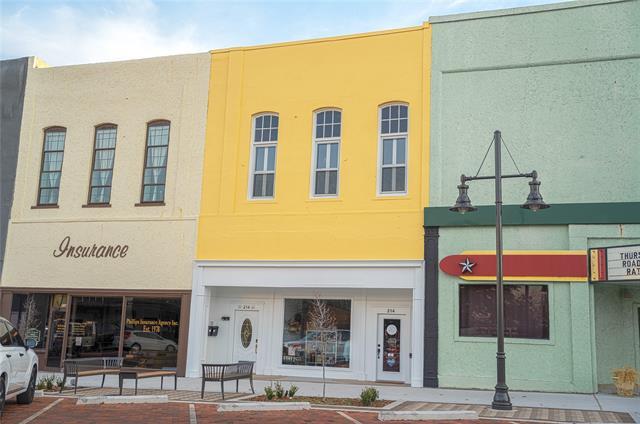 Foto del edificio - 214 W Main St