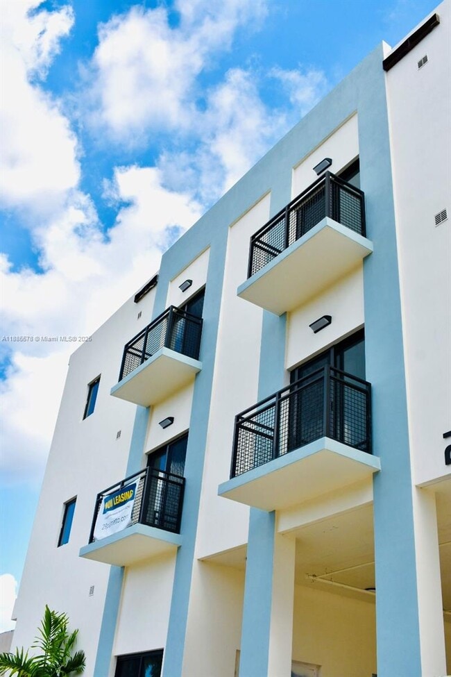 Foto del edificio - 29 Palmetto Dr