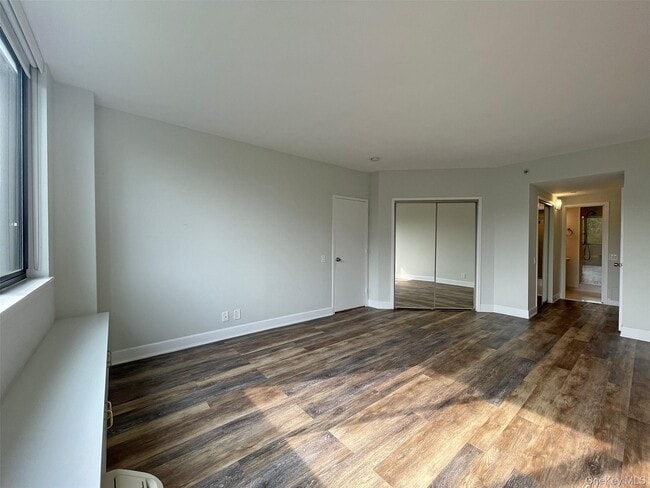 Building Photo - 50 E Hartsdale Ave