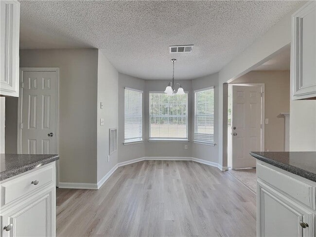 Building Photo - 205 Oak Terrace Dr