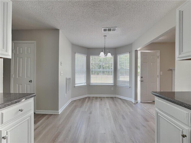 Foto del edificio - 205 Oak Terrace Dr