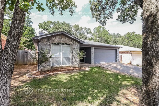 Foto del edificio - 1216 Hidden Creek Dr