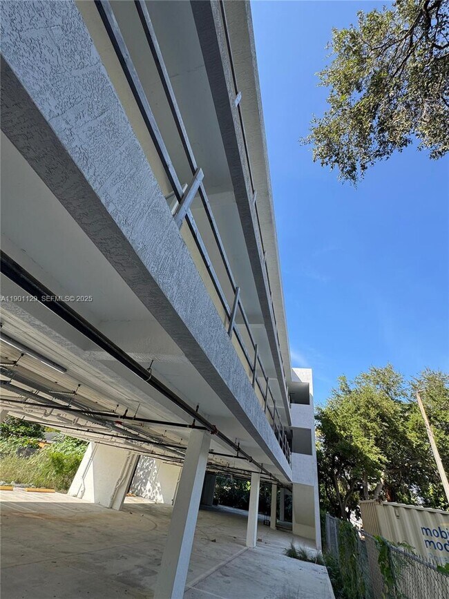 Foto del edificio - 147 NW 59th St