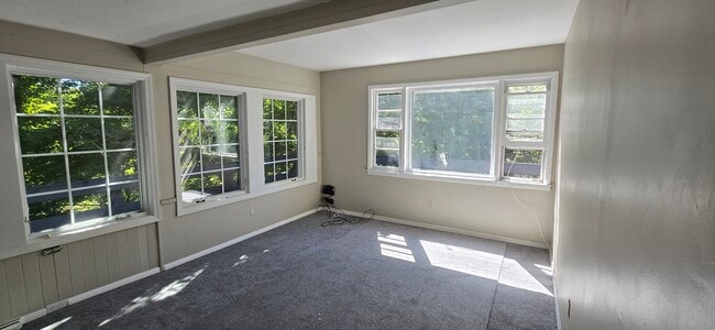 Building Photo - 53 Bayview Dr