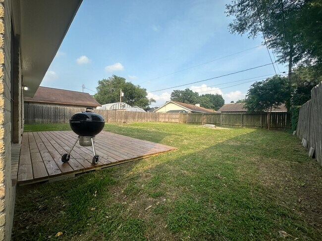 Building Photo - 418 Londonderry Dr