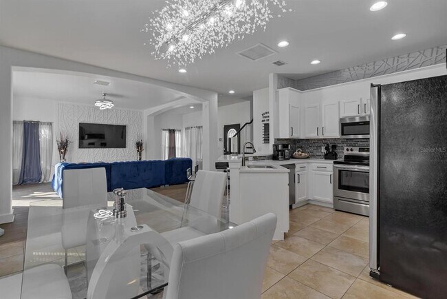Foto del edificio - 16748 Lazy Breeze Loop