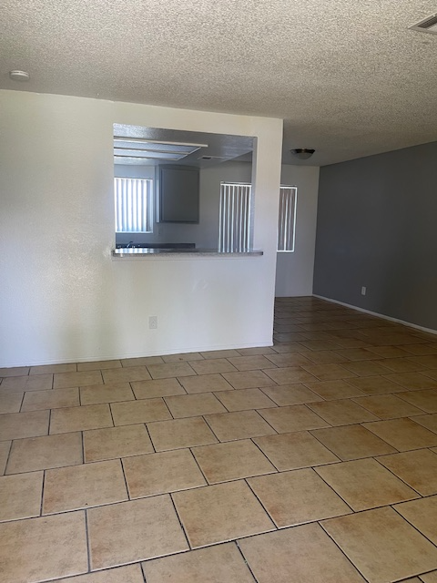 Foto principal - 18125 Bellflower St