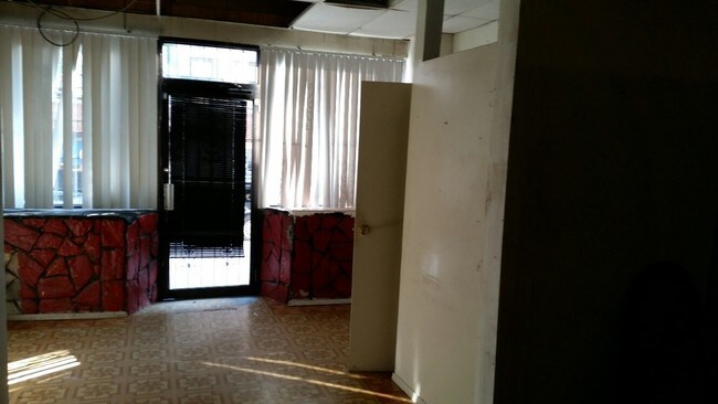 Foto del edificio - 242 S 2nd St