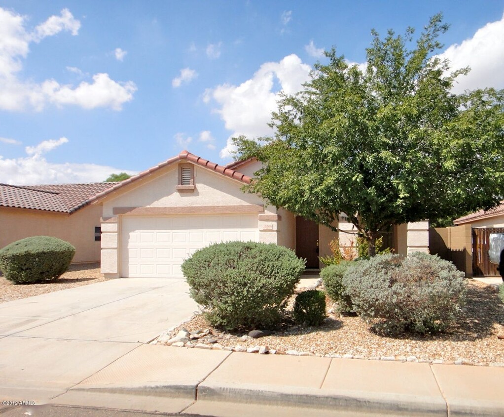 Primary Photo - Gorgeous 4 Bedroom 2 bathroom single level...