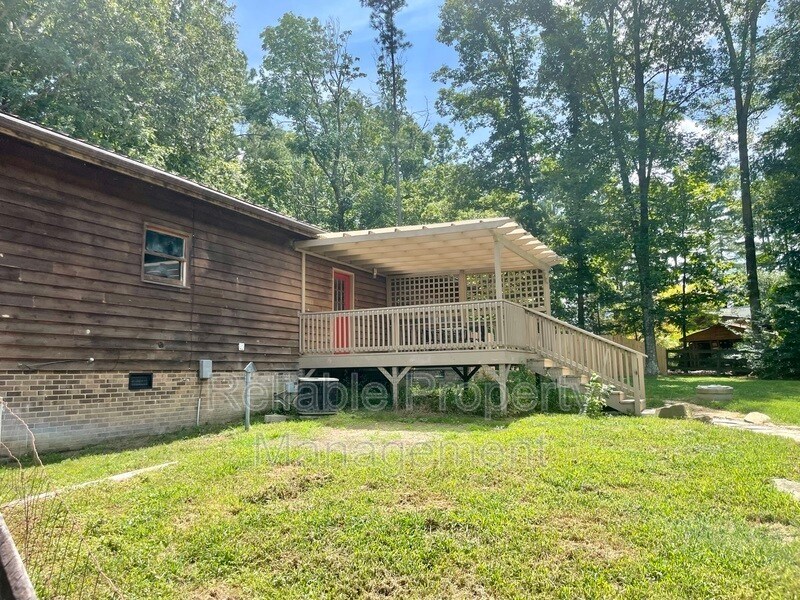 Primary Photo - 10611 Hampton Rd