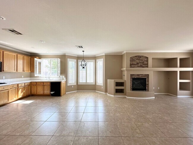 Building Photo - Gorgeous single-family house has 4 Bedroom...