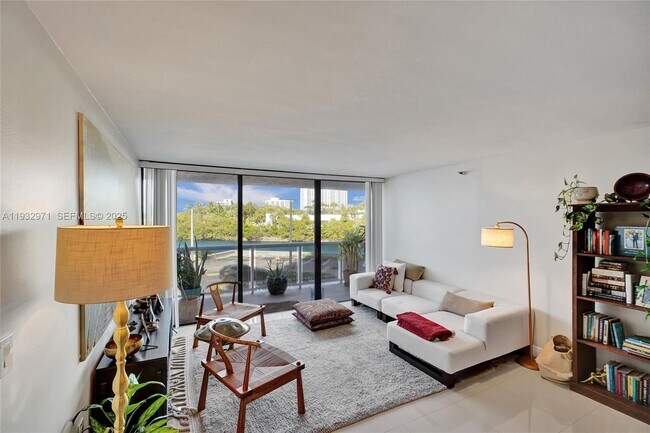 Building Photo - 20515 E Country Club Dr