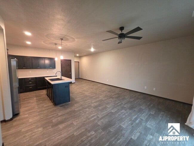 Foto del edificio - 2542 E Meadowside Pl