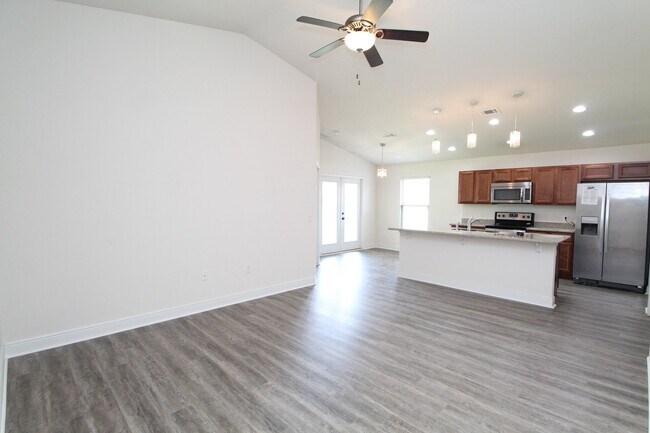 Foto del edificio - Updated 3-Bedroom, 2-Bath Home with Modern...