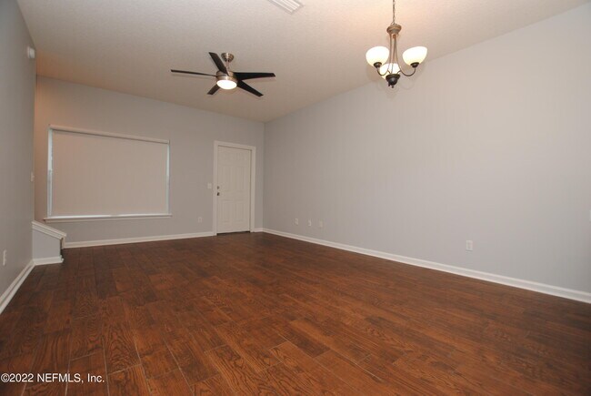 Foto del edificio - 570 Southbranch Dr