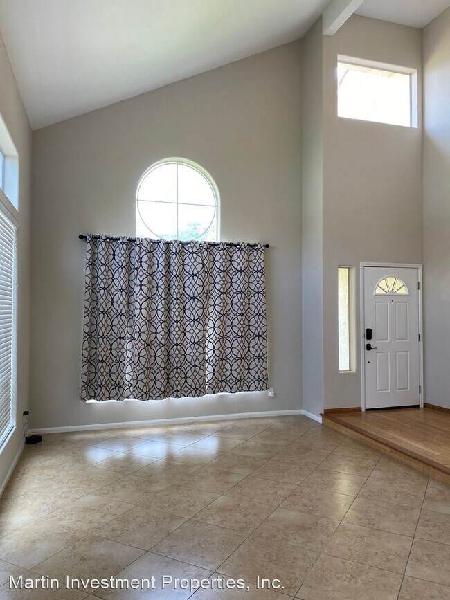 Building Photo - 5 br, 3 bath House - 1235 Salerno Ct.
