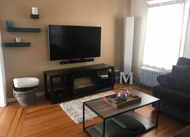 Building Photo - 434 River Ave