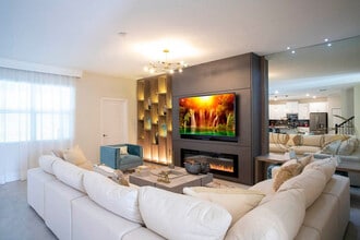 Building Photo - 2713 Bookmark Dr