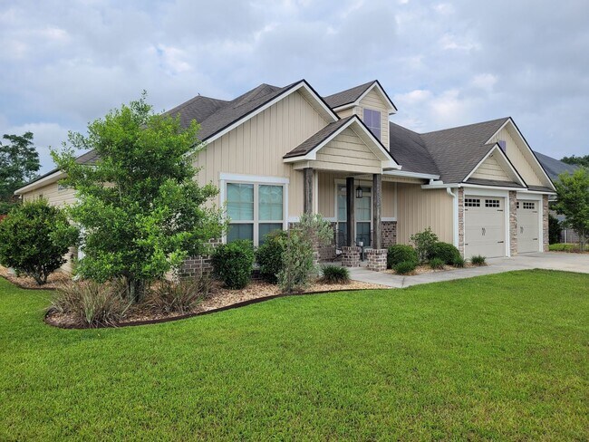 Foto del edificio - Beautiful 4BD/2BA Home with Screened Patio...