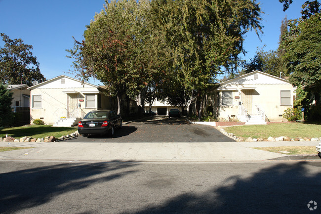 Building Photo - 1009-1013 E Acacia Ave