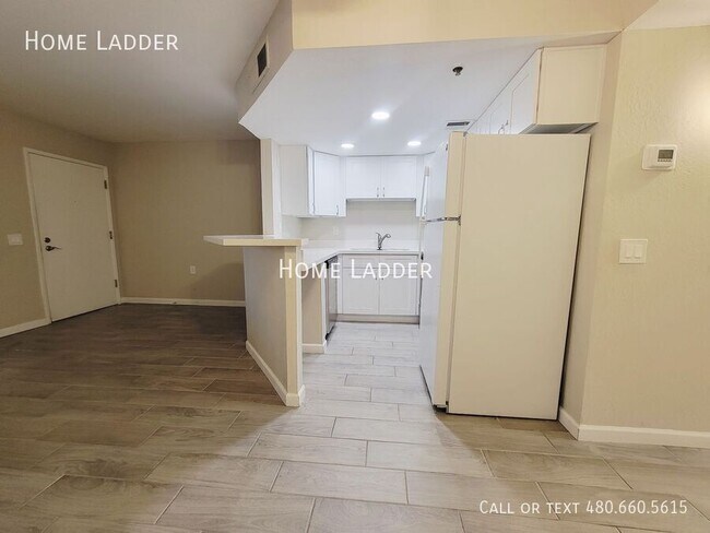 Foto del edificio - 12221 W Bell Rd