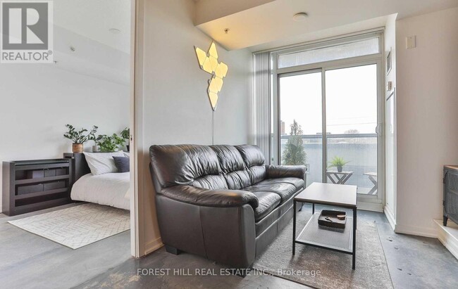 Building Photo - 68 Abell St