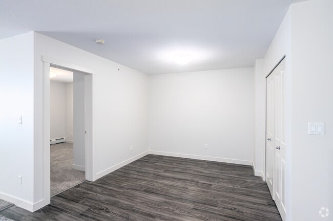 2BR, 1BA - Topaz 1 - 913SF - Dining Room - Emerald Hills